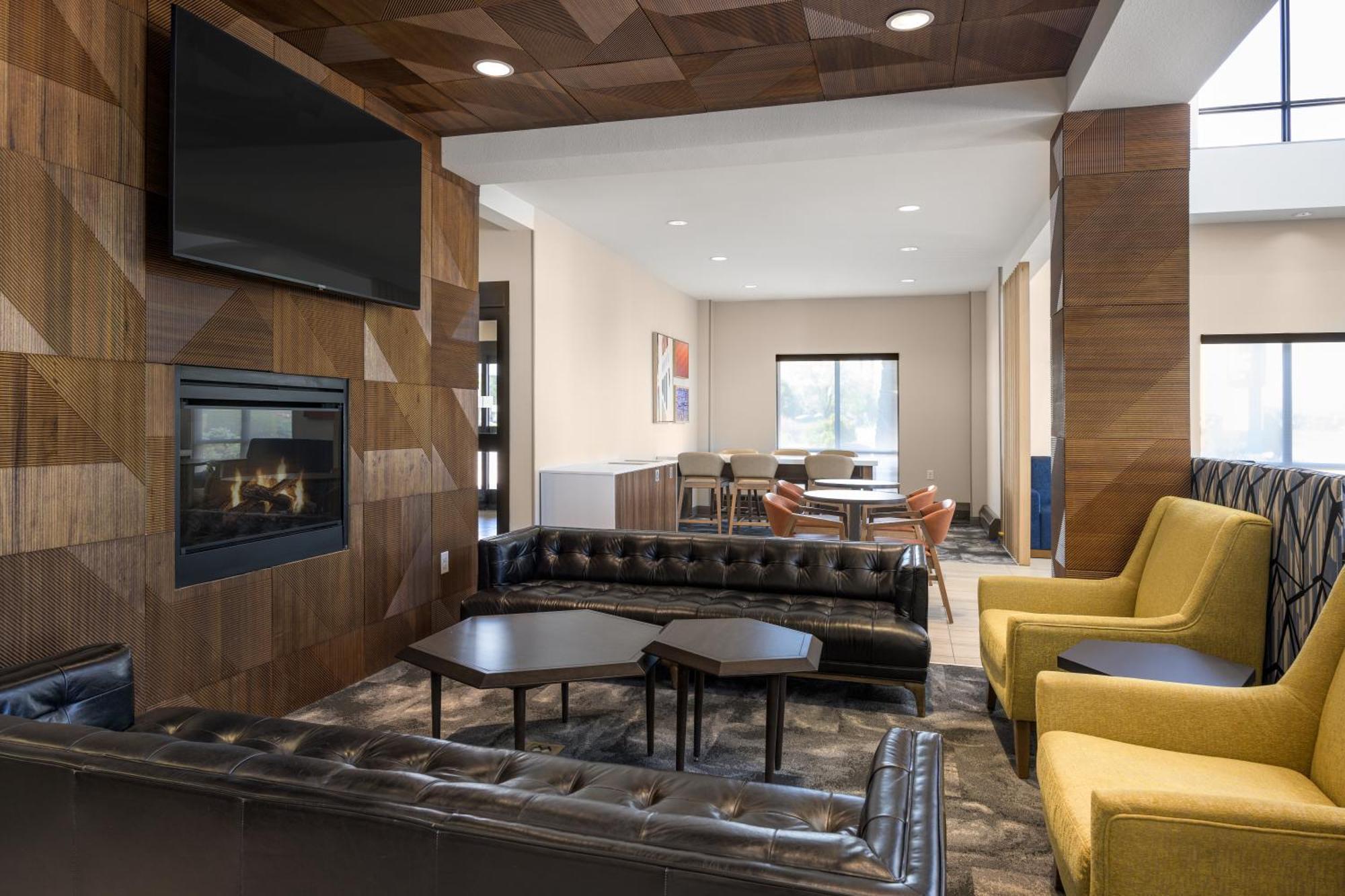 Holiday Inn Express Belgrade-Bozeman Area By Ihg Buitenkant foto