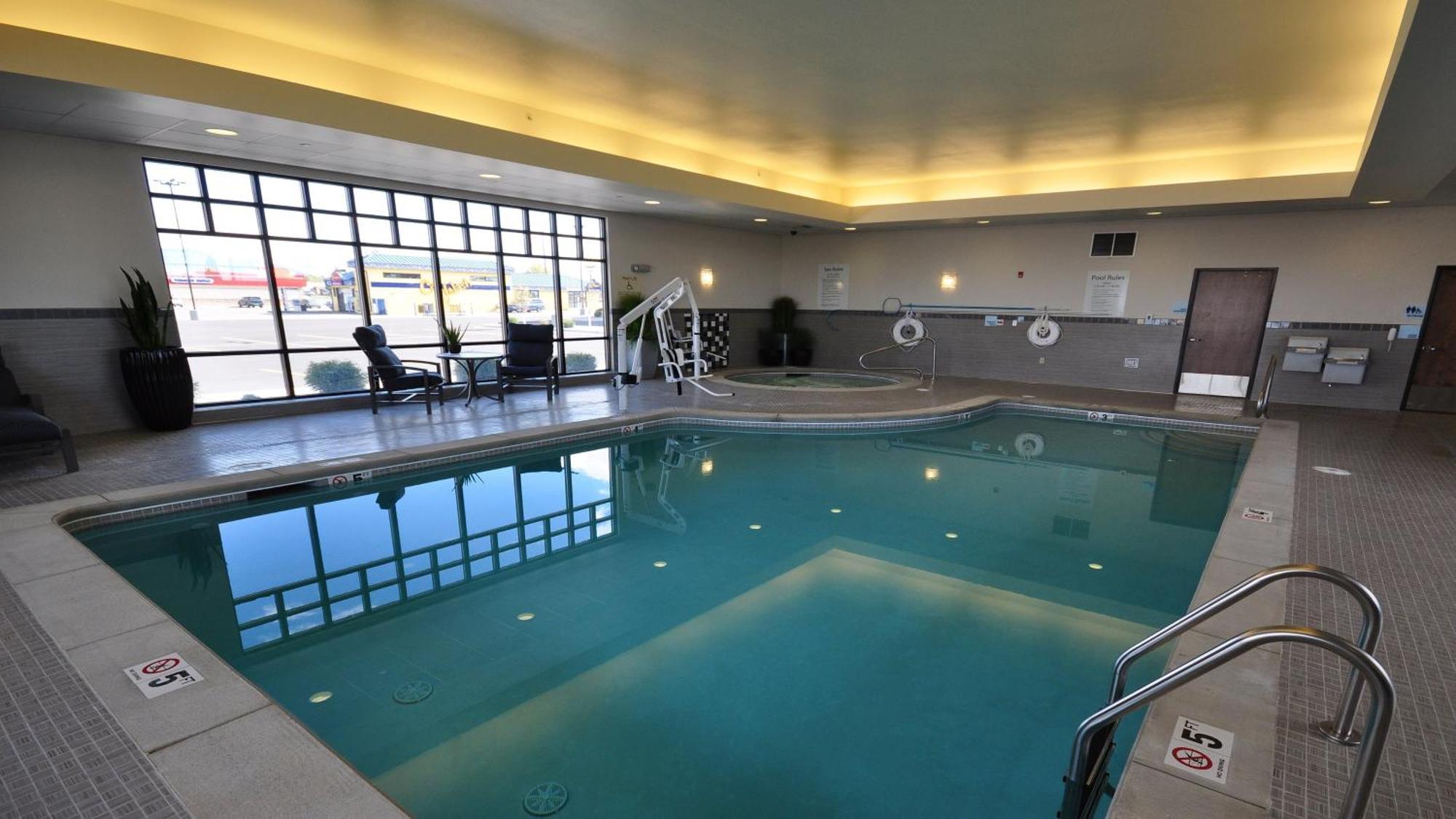 Holiday Inn Express Belgrade-Bozeman Area By Ihg Buitenkant foto
